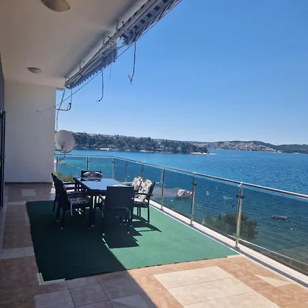 Apartamento Three-bedroom With Sea View A2 *