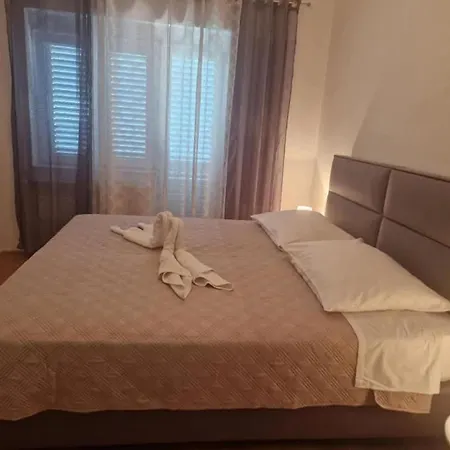 Three-bedroom With Sea View A2 Appartement *