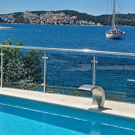 Appartement Three-bedroom With Sea View A2